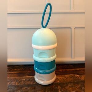 Béaba stackable formula/snack container